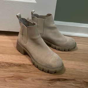 Steve Madden suede lug sole boots